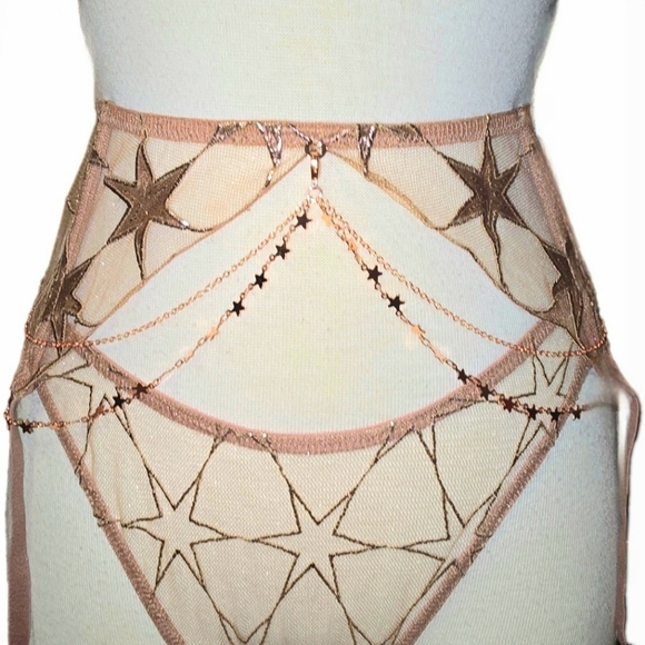 🆕Victoria's Secret Rose Gold Starstruck Bombshell, Garter & Thong - 32D/XS-S/S - Picture 5 of 16